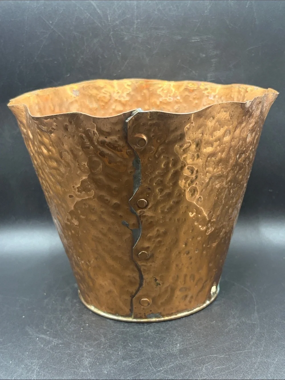 Artistic MFG Co. Vintage Solid Copper Hammered Ruffle Rim Vase Vessel Planter